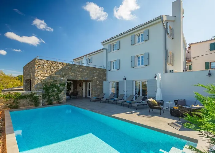 Exceptional 5 Star Villa With Breathtaking Views, Sauna And Fitness Studio